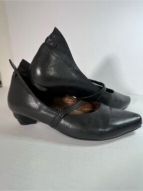 Think! Black Leather Low Heel Mary Jane Pumps